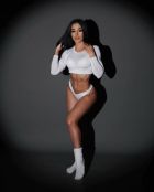 Petite escort South Africa (Cape Town) (weight: 52 kg; height: 170 cm)